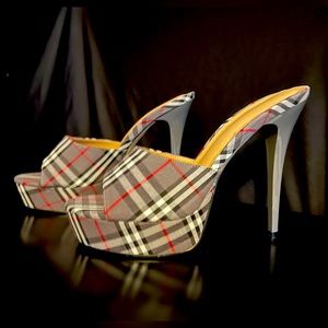 NEW!!! Plaid Platform high heeled shoes